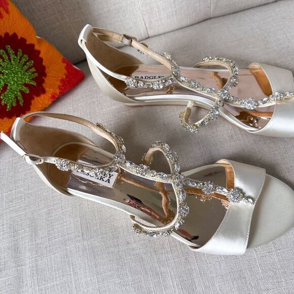 Badgley Mischka Cream Rhinestone Terry Wedge Sandals Size 10 - Picture 3 of 12